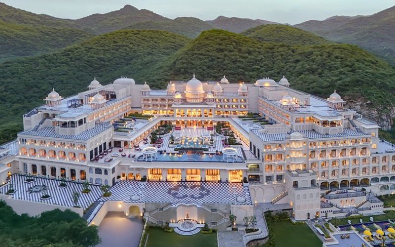 Why Celebrities Opt for Udaipur for Weddings?